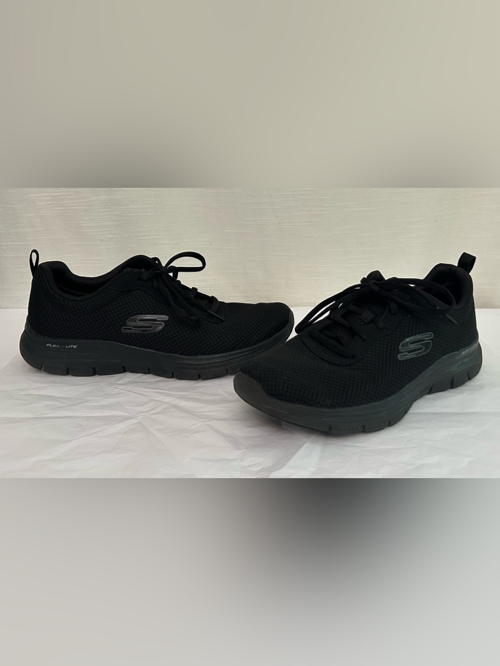 Skechers Women's Black Knit Lace-Up Memory Foam Sneakers